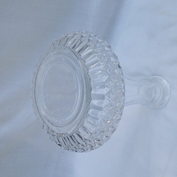 Clear glass decanter - Picture 4 of 4